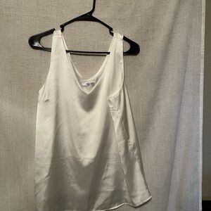 Ekouaer White Sleeveless V-Neck Top Size L